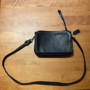 Coach Purse David Jones  Authentic Rare Genuine Leather Black Crossbody Purse​